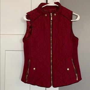 Maroon zipper vest